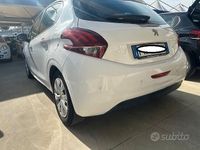 Usata Peugeot 208 67 CV (49 kW) 2017 Bianco Utilitaria
