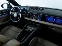 Usata Porsche Macan Turbo 144 kW (197 CV) 2024 Blu genziana metallizzato SUV