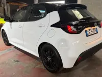 Usata Toyota Yaris Hybrid Business Edition 92 CV (67 kW) 2021 Bianco Berlina