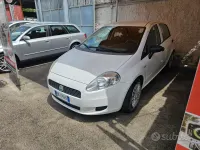 Usata Fiat Grande Punto 65 CV (47 kW) 2007 Bianco Utilitaria