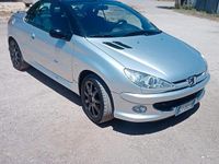 Usata Peugeot 206 CC 110 CV (80 kW) 2005 Grigio Cabrio