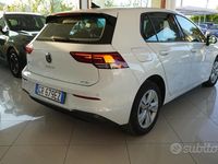 Usata VW Golf VIII Life 110 CV (80 kW) 2023 Bianco Berlina
