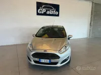 Usata Ford Fiesta Titanium 80 CV (58 kW) 2013 Grigio Berlina