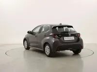Usata Toyota Yaris Hybrid Business Edition 116 CV (85 kW) 2021 Grigio Utilitaria