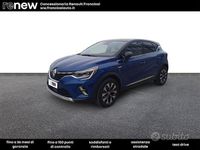 Usata Renault Captur Techno 101 CV (74 kW) 2023 Blu scuro SUV