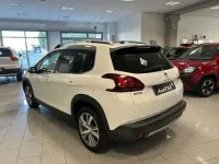 Usata Peugeot 2008 Active 99 CV (72 kW) 2017 Bianco SUV