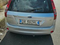 Usado Ford Fiesta 73 HP (53 kW) 2008 Cinzento Citadino