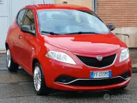 Usata Lancia Ypsilon 69 CV (50 kW) 2016 Rosso Utilitaria