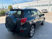 Usata Toyota RAV4 Luxury 136 CV (100 kW) 2007 Grigio SUV