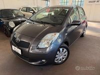 Usata Toyota Yaris Sol 87 CV (63 kW) 2008 Grigio Utilitaria