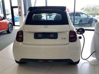 Usata Fiat 500C 42 kW (58 CV) 2024 Bianco gelato Cabrio