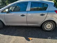 Usata Opel Corsa 75 CV (55 kW) 2009 Grigio Utilitaria