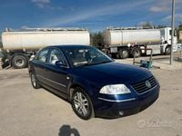 Usata VW Passat Highline 130 CV (95 kW) 2001 Blu Berlina