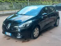 Second-hand Renault Clio IV 73 CP (53 kW) 2013 Negru Berlinǎ