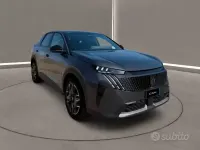 Usata Peugeot e-3008 100 kW (136 CV) 2025 Bluazzurro SUV