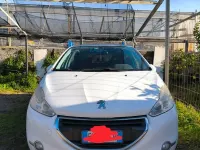 Usata Peugeot 208 68 CV (50 kW) 2014 Bianco Utilitaria