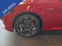 Nuova Alfa Romeo Giulia Veloce 209 CV (153 kW) 2025 Rosso alfa Berlina