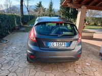 Usata Ford Fiesta 96 CV (70 kW) 2011 Grigio Utilitaria