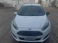 Usata Ford Fiesta 75 CV (55 kW) 2016 Bianco Berlina