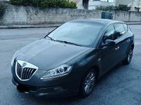 Usata Lancia Delta 120 CV (88 kW) 2009 Marrone Utilitaria