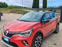 Usata Renault Captur Techno 140 CV (102 kW) 2023 Rosso SUV