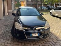 Usata Opel Astra Enjoy 110 CV (80 kW) 2009 Nero Station wagon