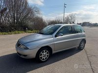 Usata Lancia Ypsilon 60 CV (44 kW) 2002 Grigio Utilitaria