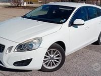 Usata Volvo V60 163 CV (119 kW) 2012 Bianco Station wagon