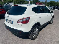 Usata Nissan Qashqai Tekna 150 CV (110 kW) 2011 Bianco SUV