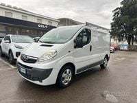 Usata Opel Vivaro 120 CV (88 kW) 2013 Bianco Monovolume