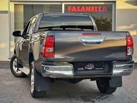 Usata Toyota HiLux Lounge 150 CV (110 kW) 2019 Grigio Pick-up