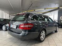 Käytetty Mercedes E200 Avantgarde 184 HP (135 kW) 2011 Harmaa Farmari