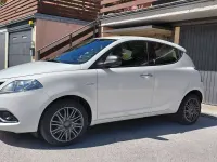Usata Lancia Ypsilon 95 CV (69 kW) 2017 Bianco Utilitaria