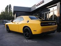 Usata Dodge Challenger SXT 305 CV (224 kW) 2018 Giallogiallo Coupé