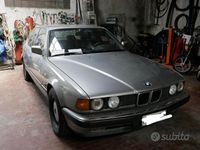 Begagnad BMW 735 220 HK (161 kW) 1987 Grå Sedan