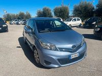 Usata Toyota Yaris Lounge 69 CV (50 kW) 2011 Blu Utilitaria