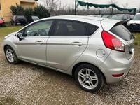 Usata Ford Fiesta Titanium 75 CV (55 kW) 2014 Grigio Utilitaria