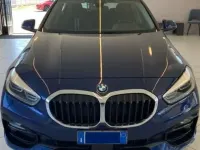 Usata BMW 118 Luxury Line 140 CV (102 kW) 2020 Blu/azzurro Utilitaria