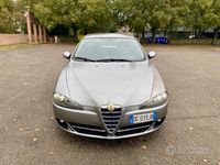 Usata Alfa Romeo 147 Distinctive 104 CV (76 kW) 2006 Marrone Utilitaria
