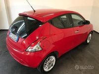 Usata Lancia Ypsilon Gold 69 CV (50 kW) 2017 Rosso Utilitaria