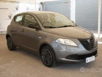 Usata Lancia Ypsilon Gold 69 CV (50 kW) 2015 Marrone Utilitaria