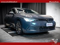 Usata VW Golf VIII Active 150 CV (110 kW) 2021 Grigio delfino Berlina