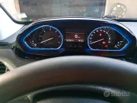 Usata Peugeot 2008 92 CV (67 kW) 2015 Bianco SUV