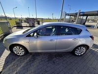Usata Opel Astra Cosmo 140 CV (102 kW) 2014 Grigio Berlina