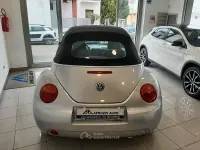 Usata VW New Beetle 102 CV (75 kW) 2005 Argento Utilitaria