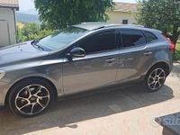 Usata Volvo V40 CC R-Design 120 CV (88 kW) 2019 Grigio Station wagon