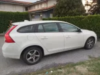 Usata Volvo V60 120 CV (88 kW) 2015 Bianco Station wagon