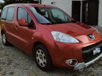 Usata Peugeot Partner Tepee Premium 92 CV (67 kW) 2010 Arancione Monovolume
