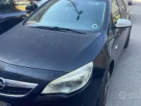 Usata Opel Astra 95 CV (69 kW) 2010 Nero Berlina