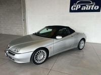 Usata Alfa Romeo Spider 144 CV (105 kW) 2000 Argento Cabrio